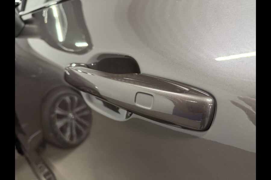 Volvo XC60 2.0 T6 Plug-in hybrid AWD Plus Dark Long Range | Open dak | Adapt. cruise | Harman/Kardon | Stuur-/Stoelverwarming | 360 Camera | Google | Keyless | Memory