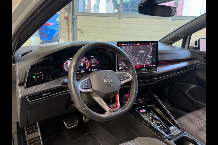 Volkswagen Golf 8.5 GTI 2.0 TSI 265PK, 1 Jaar Bovag Garantie, PANO, IQ, HUD, Trekhaak