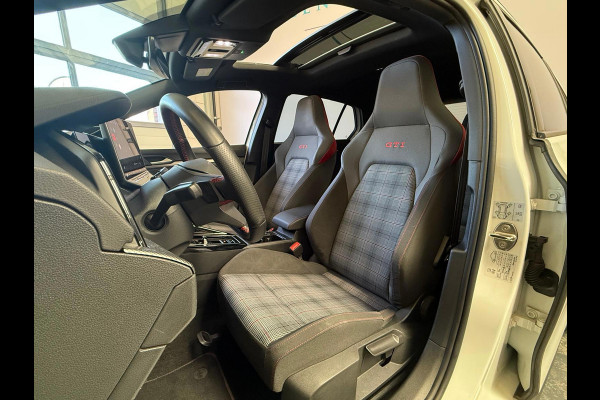Volkswagen Golf 8.5 GTI 2.0 TSI 265PK, 1 Jaar Bovag Garantie, PANO, IQ, HUD, Trekhaak