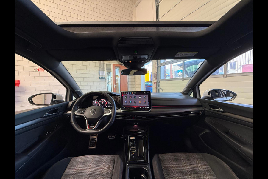 Volkswagen Golf 8.5 GTI 2.0 TSI 265PK, 1 Jaar Bovag Garantie, PANO, IQ, HUD, Trekhaak