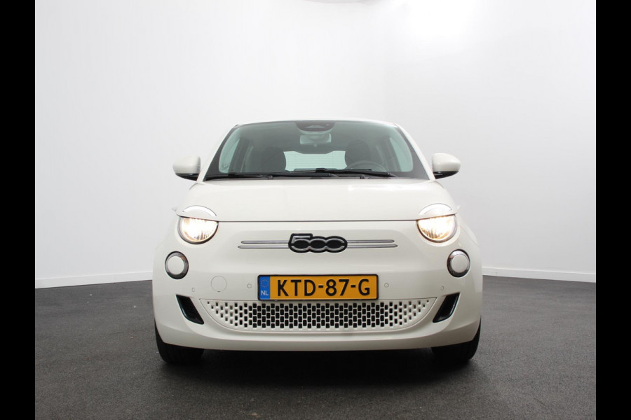 Fiat 500E Berline 42 kWh Automaat Climate control Cruise control Achteruitrijcamera Led Navigatie Apple Carplay/ Android Auto