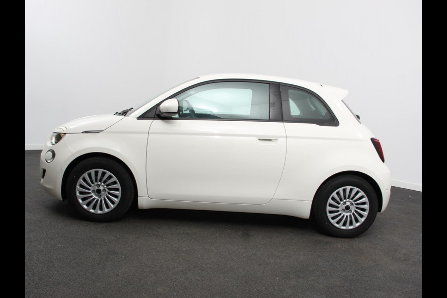 Fiat 500E Berline 42 kWh Automaat Climate control Cruise control Achteruitrijcamera Led Navigatie Apple Carplay/ Android Auto