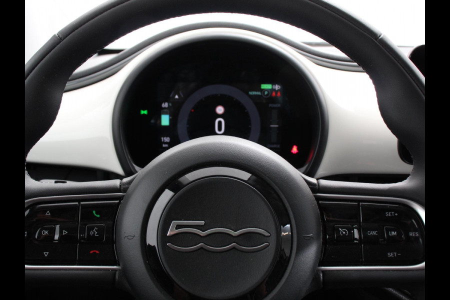 Fiat 500E Berline 42 kWh Automaat Climate control Cruise control Achteruitrijcamera Led Navigatie Apple Carplay/ Android Auto