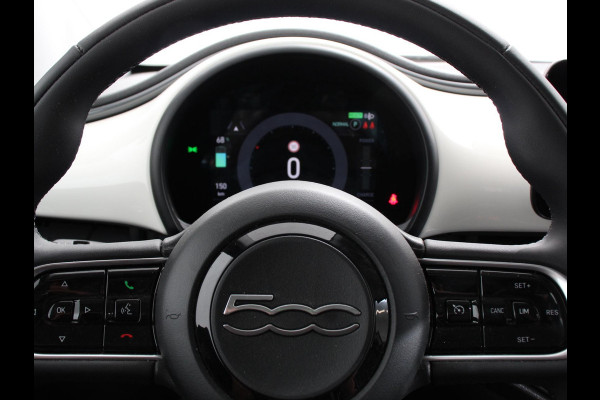 Fiat 500E Berline 42 kWh Automaat Climate control Cruise control Achteruitrijcamera Led Navigatie Apple Carplay/ Android Auto