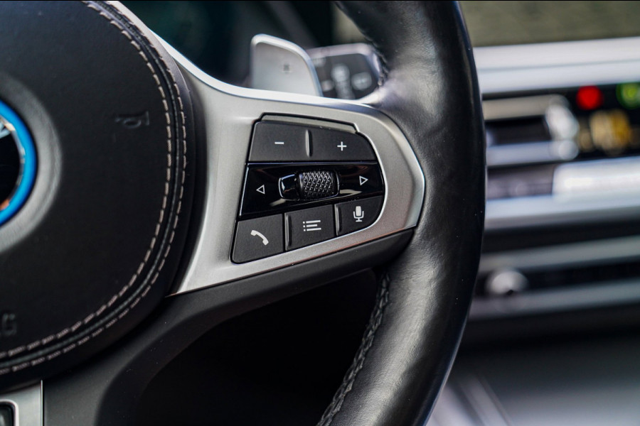 BMW X5 XDrive45e High Executive | Panorama | Harman/Kardon | Driving Assisted | Trekhaak | 22 inch | HuD | Head up Display