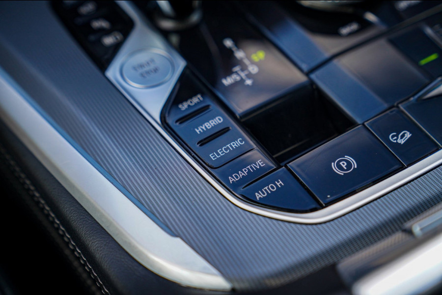 BMW X5 XDrive45e High Executive | Panorama | Harman/Kardon | Driving Assisted | Trekhaak | 22 inch | HuD | Head up Display