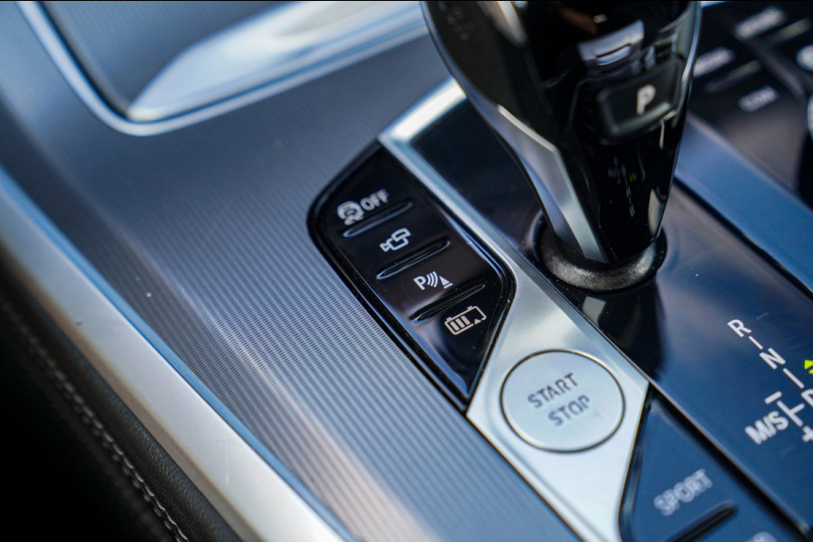 BMW X5 XDrive45e High Executive | Panorama | Harman/Kardon | Driving Assisted | Trekhaak | 22 inch | HuD | Head up Display