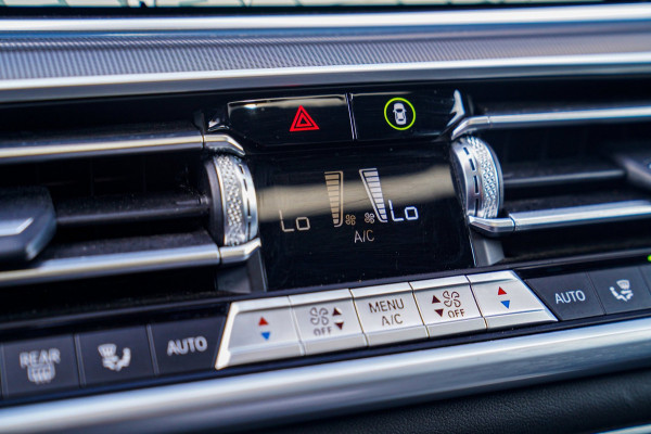 BMW X5 XDrive45e High Executive | Panorama | Harman/Kardon | Driving Assisted | Trekhaak | 22 inch | HuD | Head up Display
