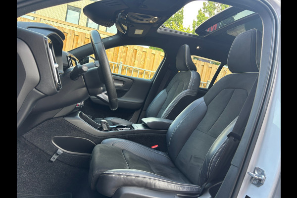 Volvo XC40 2.0 B4 R-Design Panorama Harman NL-Auto Rijklaarprijs!