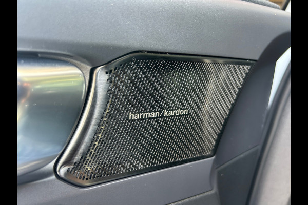 Volvo XC40 2.0 B4 R-Design Panorama Harman NL-Auto Rijklaarprijs!