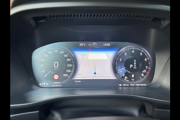 Volvo XC40 2.0 B4 R-Design Panorama Harman NL-Auto Rijklaarprijs!