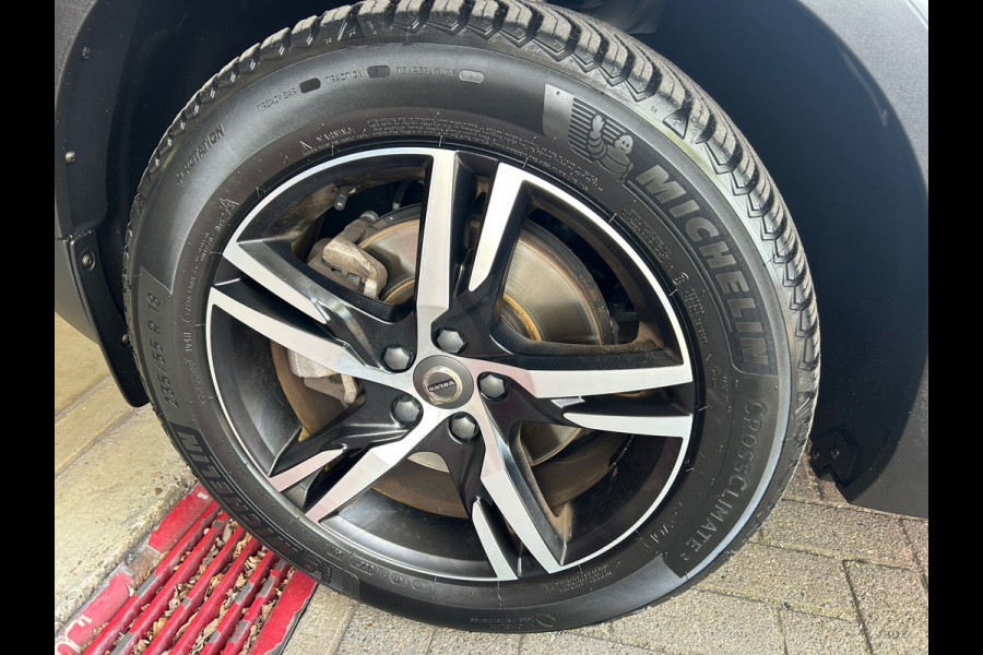 Volvo XC40 2.0 B4 R-Design Panorama Harman NL-Auto Rijklaarprijs!