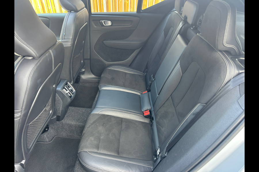 Volvo XC40 2.0 B4 R-Design Panorama Harman NL-Auto Rijklaarprijs!
