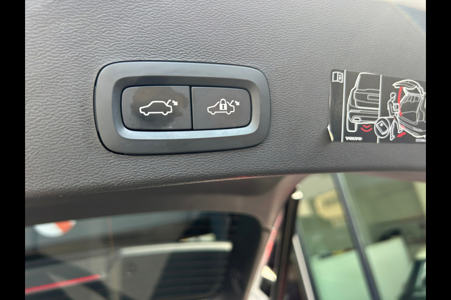 Volvo XC40 2.0 B4 R-Design Panorama Harman NL-Auto Rijklaarprijs!