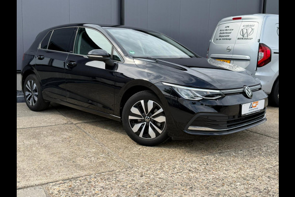 Volkswagen Golf 2.0 TDI 116 PK LIFE / NAVIGATIE / STOELVERW. / STUURVERW./ CARPLAY ENZ...