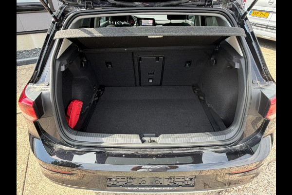 Volkswagen Golf 2.0 TDI 116 PK LIFE / NAVIGATIE / STOELVERW. / STUURVERW./ CARPLAY ENZ...