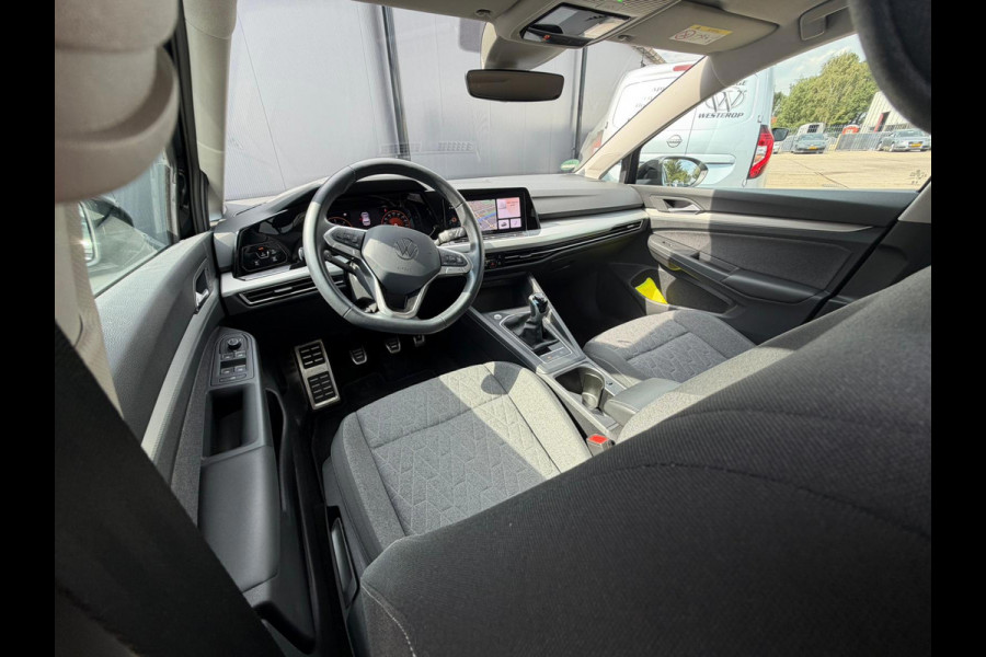 Volkswagen Golf 2.0 TDI 116 PK LIFE / NAVIGATIE / STOELVERW. / STUURVERW./ CARPLAY ENZ...
