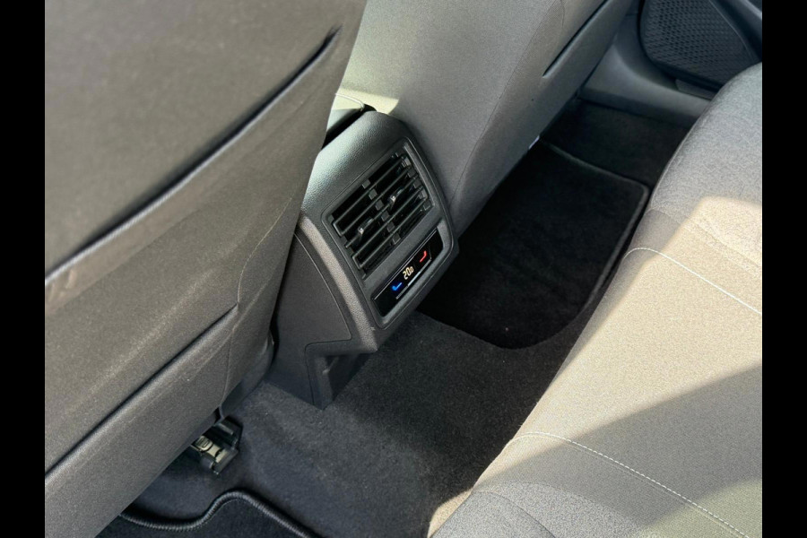 Volkswagen Golf 2.0 TDI 116 PK LIFE / NAVIGATIE / STOELVERW. / STUURVERW./ CARPLAY ENZ...