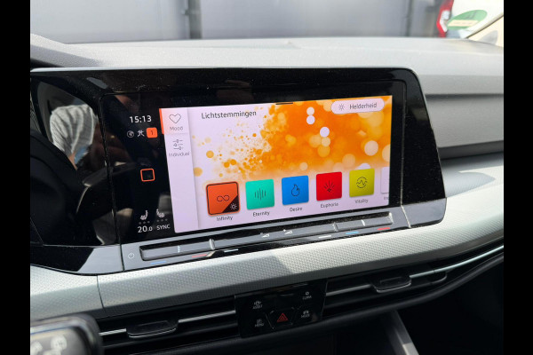 Volkswagen Golf 2.0 TDI 116 PK LIFE / NAVIGATIE / STOELVERW. / STUURVERW./ CARPLAY ENZ...