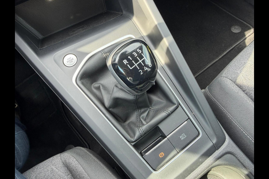 Volkswagen Golf 2.0 TDI 116 PK LIFE / NAVIGATIE / STOELVERW. / STUURVERW./ CARPLAY ENZ...