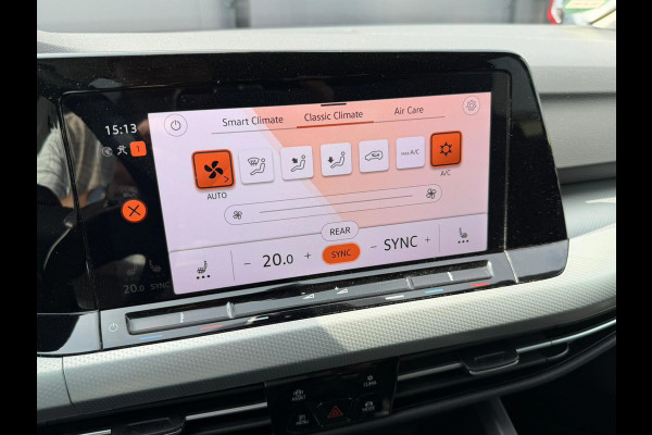 Volkswagen Golf 2.0 TDI 116 PK LIFE / NAVIGATIE / STOELVERW. / STUURVERW./ CARPLAY ENZ...