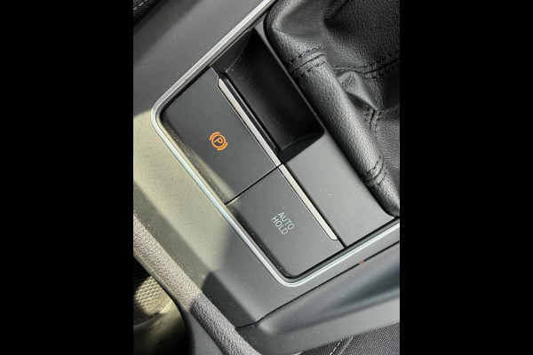 Volkswagen Golf 2.0 TDI 116 PK LIFE / NAVIGATIE / STOELVERW. / STUURVERW./ CARPLAY ENZ...