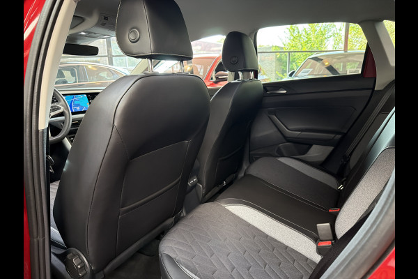 Volkswagen Taigo TSI 115PK DSG LIFE EDITION CAMERA/ACC/CARPLAY/HALF-LEDER FABRIEKS GARANTIE
