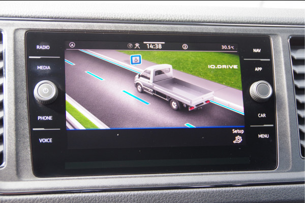 Volkswagen Crafter 2.0 TDI L4 DUBBELLUCHT, OPEN LAADBAK N1! 3.5T TREKHAAK, 165PK AUT. NIEUW! CARPLAY, CRUISE, AIRCO, DAB, OPENLAADBAK, PICKUP, PICK