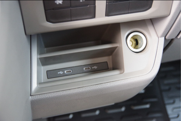 Volkswagen Crafter 2.0 TDI L4 DUBBELLUCHT, OPEN LAADBAK N1! 3.5T TREKHAAK, 165PK AUT. NIEUW! CARPLAY, CRUISE, AIRCO, DAB, OPENLAADBAK, PICKUP, PICK