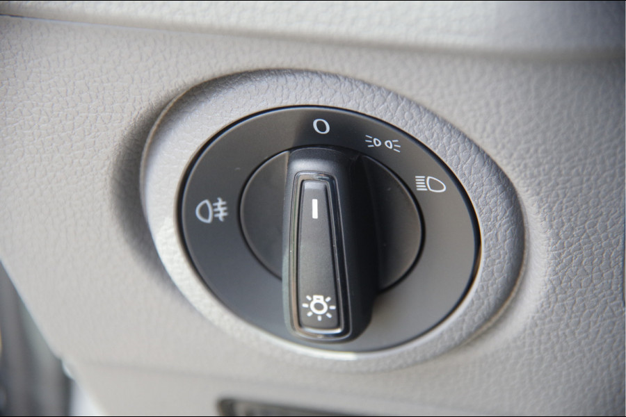 Volkswagen Crafter 2.0 TDI L4 DUBBELLUCHT, OPEN LAADBAK N1! 3.5T TREKHAAK, 165PK AUT. NIEUW! CARPLAY, CRUISE, AIRCO, DAB, OPENLAADBAK, PICKUP, PICK
