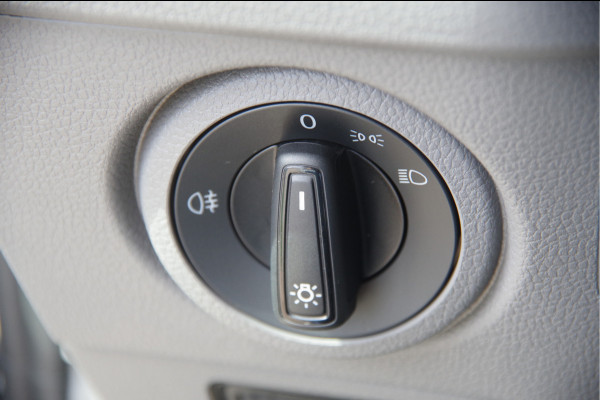 Volkswagen Crafter 2.0 TDI L4 DUBBELLUCHT, OPEN LAADBAK N1! 3.5T TREKHAAK, 165PK AUT. NIEUW! CARPLAY, CRUISE, AIRCO, DAB, OPENLAADBAK, PICKUP, PICK