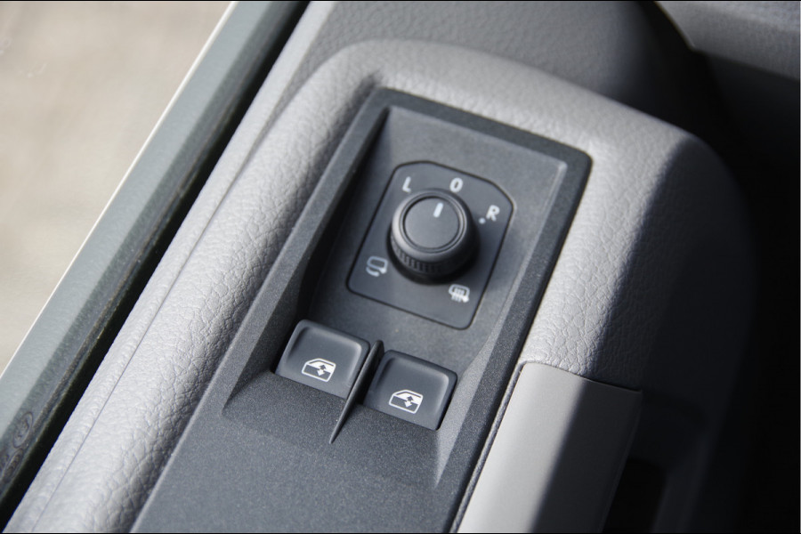 Volkswagen Crafter 2.0 TDI L4 DUBBELLUCHT, OPEN LAADBAK N1! 3.5T TREKHAAK, 165PK AUT. NIEUW! CARPLAY, CRUISE, AIRCO, DAB, OPENLAADBAK, PICKUP, PICK
