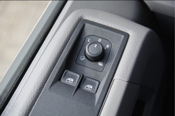 Volkswagen Crafter 2.0 TDI L4 DUBBELLUCHT, OPEN LAADBAK N1! 3.5T TREKHAAK, 165PK AUT. NIEUW! CARPLAY, CRUISE, AIRCO, DAB, OPENLAADBAK, PICKUP, PICK