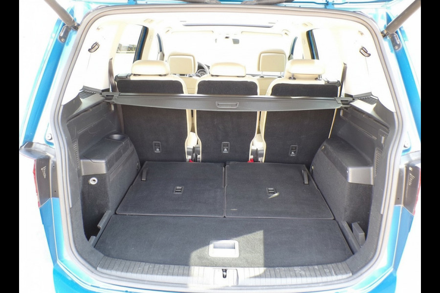 Volkswagen Touran 1.4 TSI Highline Business R 7p|Pano|ACC