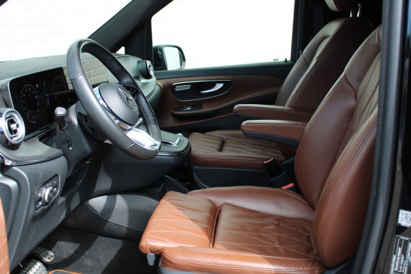 Mercedes-Benz V-Klasse 300d / XXL / AMG / 4-Matic / DC / Luchtvering / TV / Burmester / 360 Camera / Vol Opties / NIEUWSTAAT