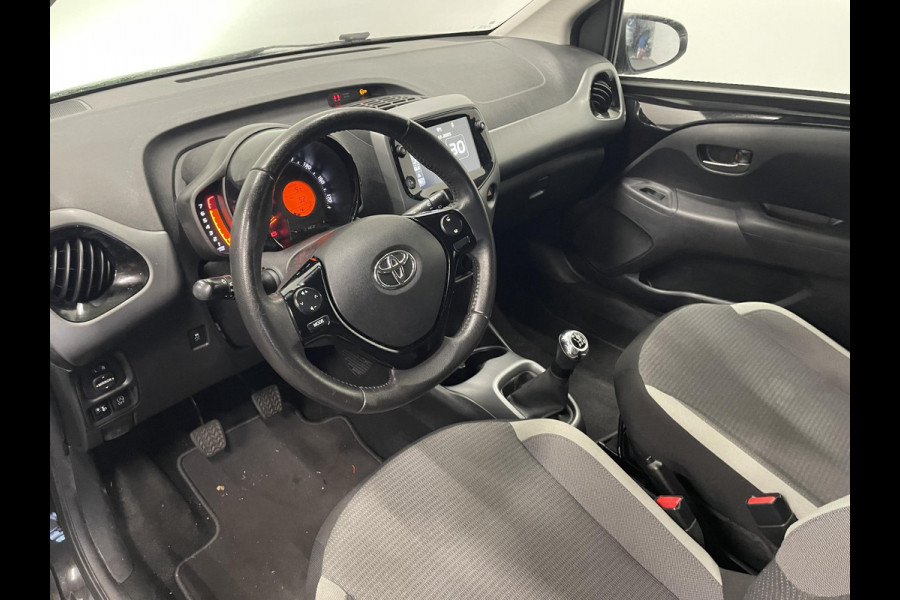 Toyota Aygo 1.0 VVT-i x-play Airco Navigatie Apple Carplay/Android Auto Camera Achter