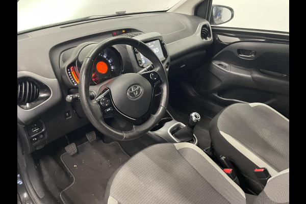 Toyota Aygo 1.0 VVT-i x-play Airco Navigatie Apple Carplay/Android Auto Camera Achter