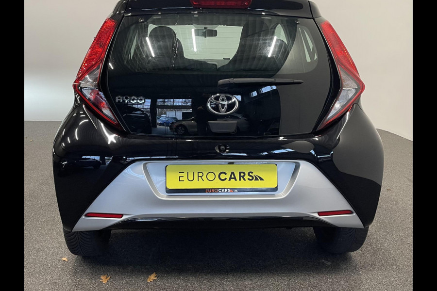 Toyota Aygo 1.0 VVT-i x-play Airco Navigatie Apple Carplay/Android Auto Camera Achter