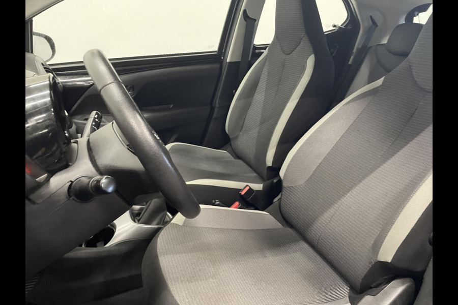 Toyota Aygo 1.0 VVT-i x-play Airco Navigatie Apple Carplay/Android Auto Camera Achter