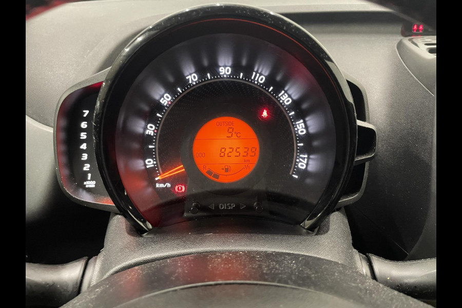 Toyota Aygo 1.0 VVT-i x-play Airco Navigatie Apple Carplay/Android Auto Camera Achter