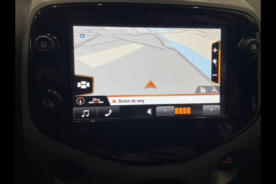 Toyota Aygo 1.0 VVT-i x-play Airco Navigatie Apple Carplay/Android Auto Camera Achter