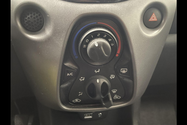 Toyota Aygo 1.0 VVT-i x-play Airco Navigatie Apple Carplay/Android Auto Camera Achter