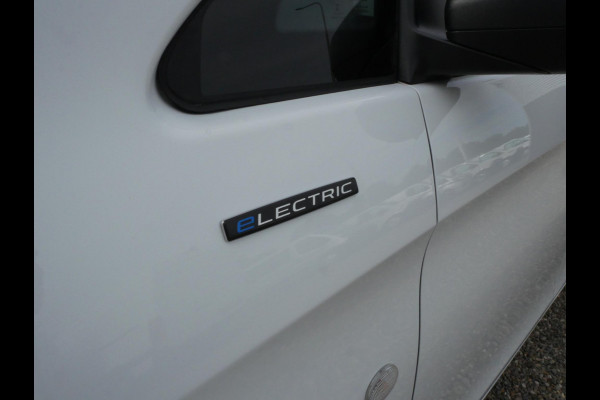 Mercedes-Benz eVito e-Vito Lang 66 kWh SOH 93.63& Airco Cruise
