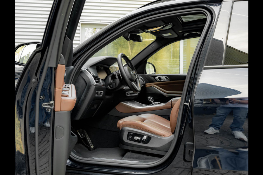BMW X5 xDrive40i M-Sport - Skylounge - Adaptive Air - Active Steering - Lasers - Driving Ass Prof