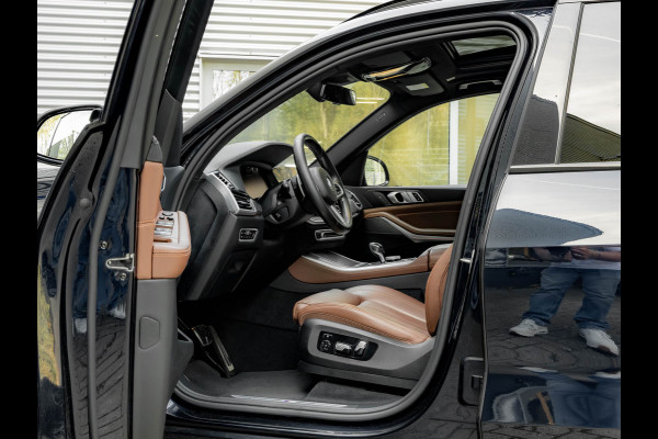 BMW X5 xDrive40i M-Sport - Skylounge - Adaptive Air - Active Steering - Lasers - Driving Ass Prof