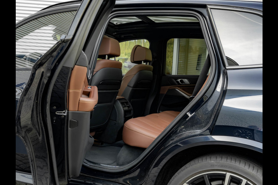 BMW X5 xDrive40i M-Sport - Skylounge - Adaptive Air - Active Steering - Lasers - Driving Ass Prof