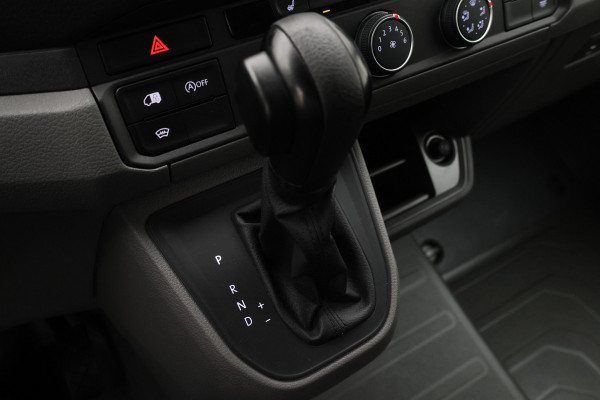 Volkswagen Crafter 35 2.0 TDI DSG L2H2 3-Zits, Camera, ACC, Apple Carplay, Airco, Luchtgeveerde Stoel, LED