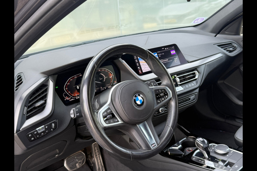 BMW 1-serie 118i Aut M Sport Navi|Leder|Carplay|Dealer Onderhouden