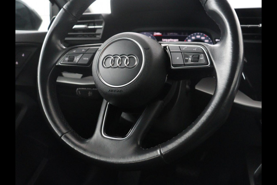 Audi A3 Sportback 30 TFSI Business edition | Cruise control | Virtueel dashboard | Climate control | Navigatie | Carplay | Park assist | 18" velgen