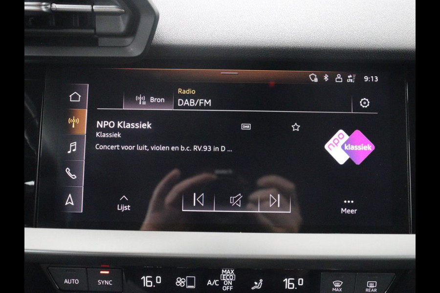 Audi A3 Sportback 30 TFSI Business edition | Cruise control | Virtueel dashboard | Climate control | Navigatie | Carplay | Park assist | 18" velgen
